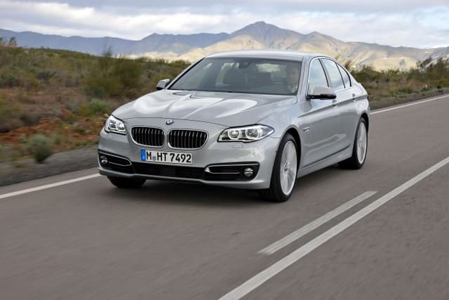 2013 BMW 5 Series Sedan (F10 LCI, Facelift 2013) 528i (245 Hp)